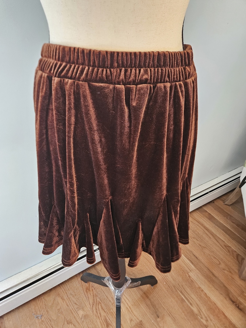 Cupshe Brown Velvet Drawstring Ruffle Mini Skirt - Picture 4 of 5